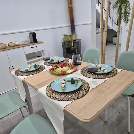 Hébergement de vacances House *